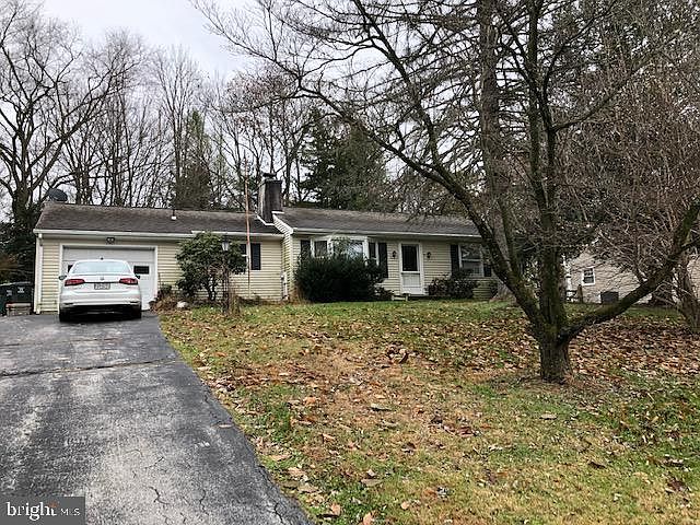 2nd image of 3304 Windsor Ln