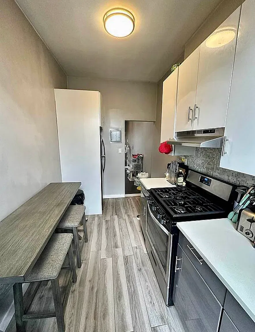 823 Hancock Street — Photo 3