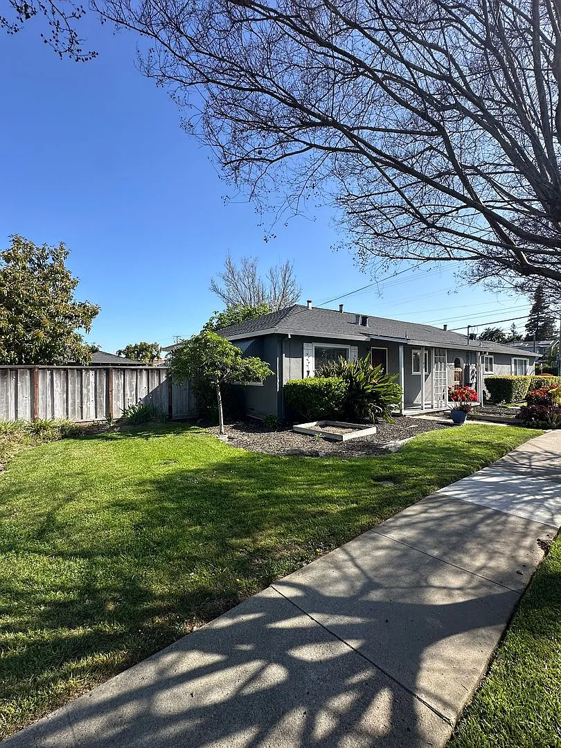 1611 Isabel Dr photo 1