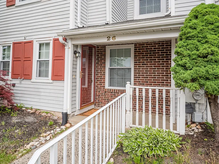 26 Taylors Way — Photo 2