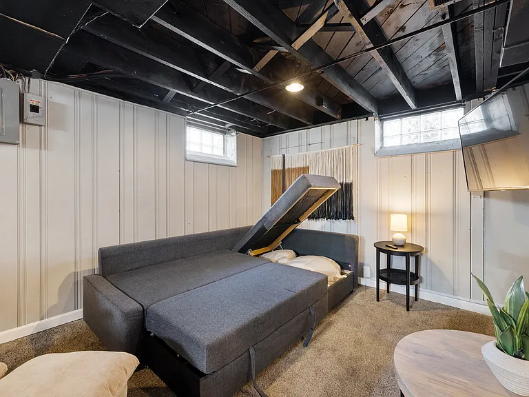 2399 Bacon Ave — Photo 40