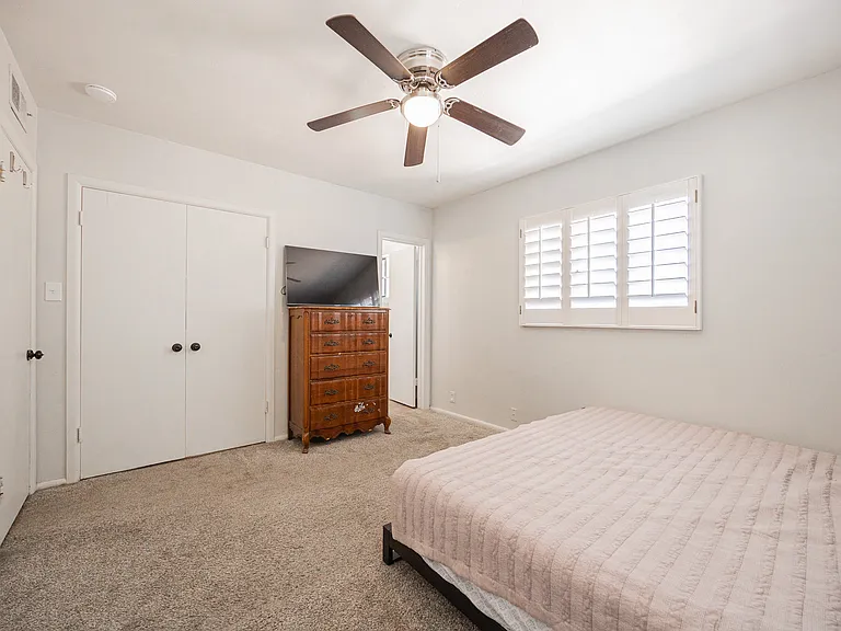 1838 E Hazelwood St — Photo 20