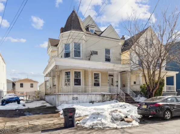 194-196 Smith St, Newark City, NJ 07106