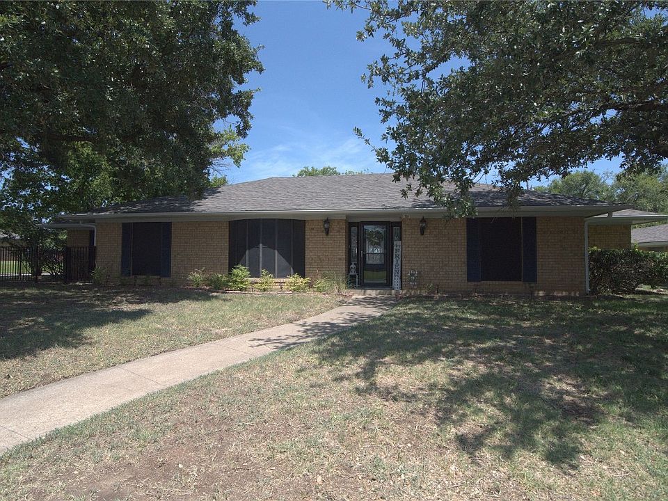 1st image of 1701 Crescent Dr