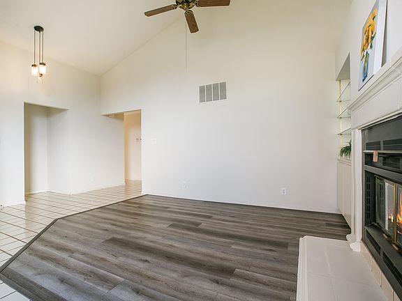 5th image of 10721 Malaguena Ln NE