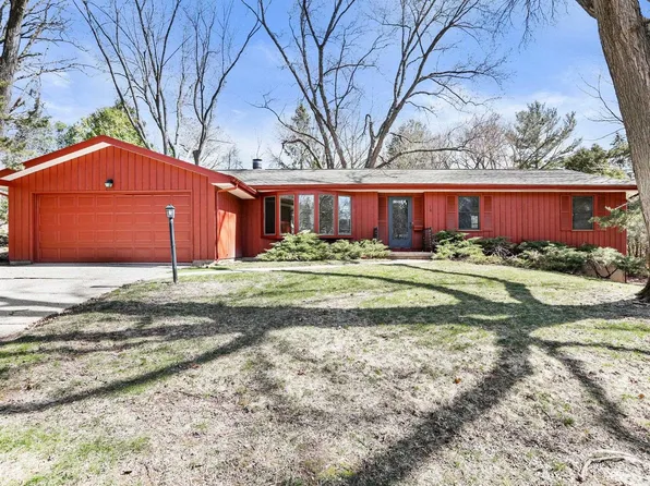 18 Glacier Ct, Madison, WI 53705