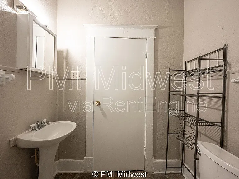 130 N Gladstone Ave — Photo 27