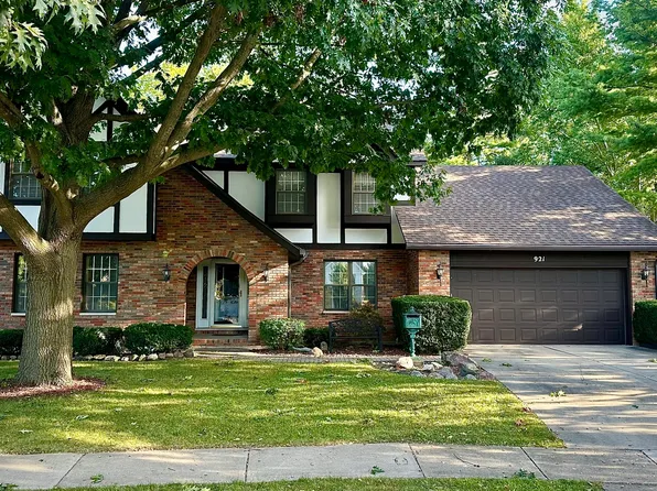 921 Smith Ct, Batavia, IL 60510