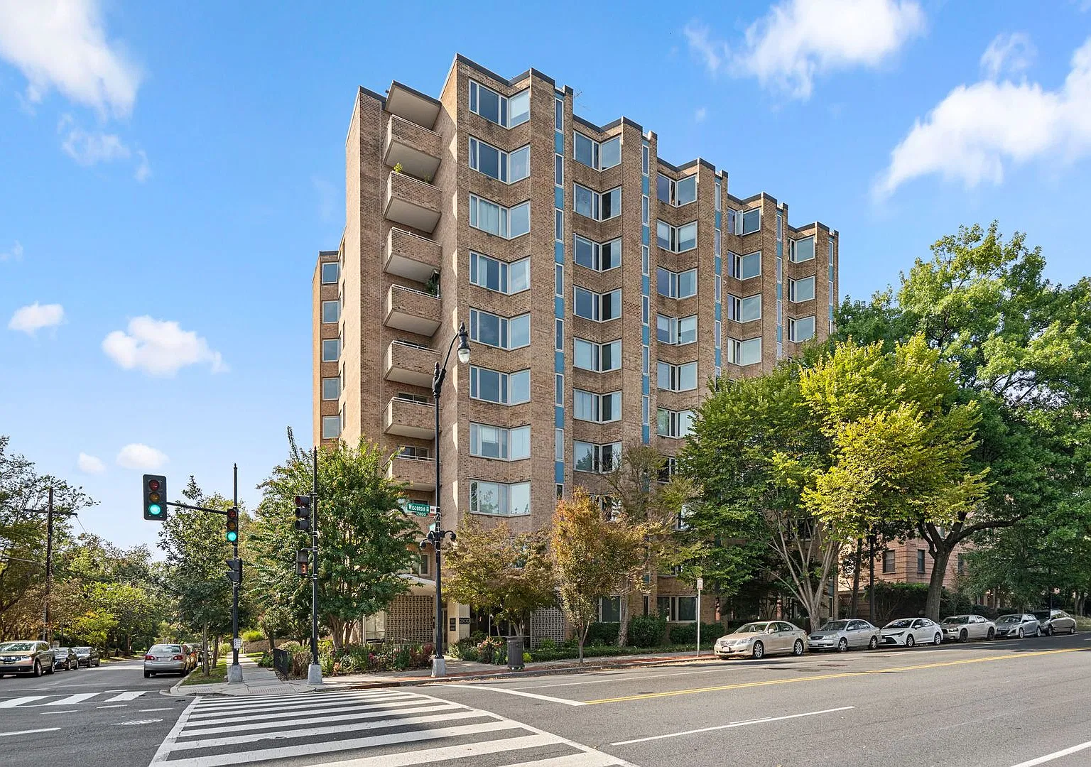 All Energy Utilities Included Glover Park Studio-Available Now! — Photo 1