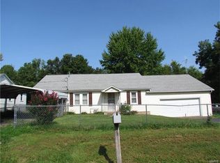 223 Holland Dr, Richland, MO 65556