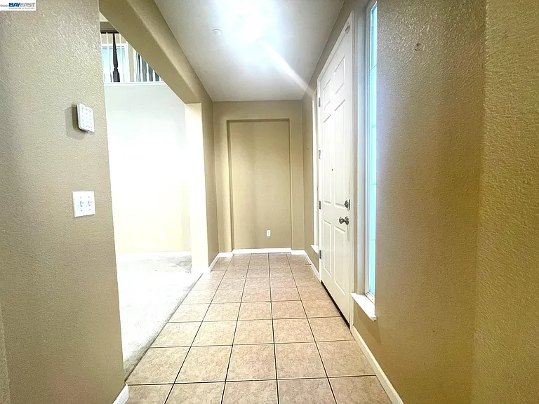 1669 Marina Way — Photo 3