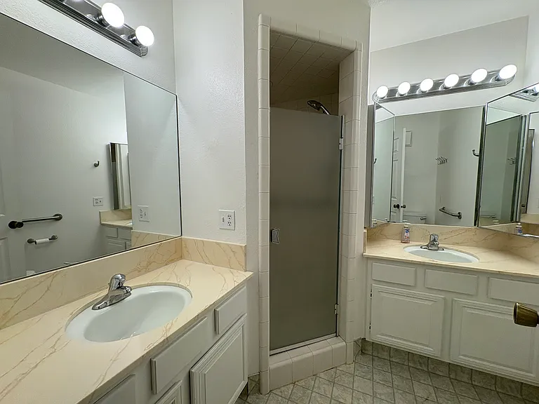 Master en-suite