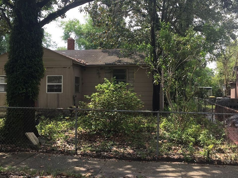 2nd image of 1736 E 26th St
