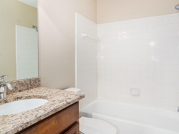 5th image of 851 Parsons Cir SE