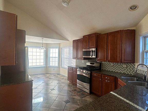 3rd image of 4202 Somerset Ln #4202