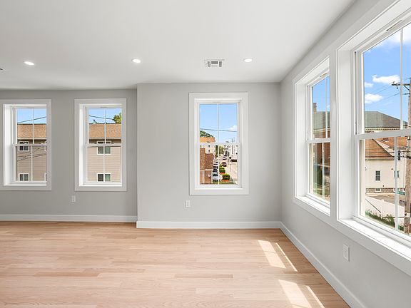 5th image of 90 Berkshire St #3