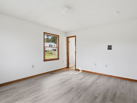 5th image of 111 Labella Ct