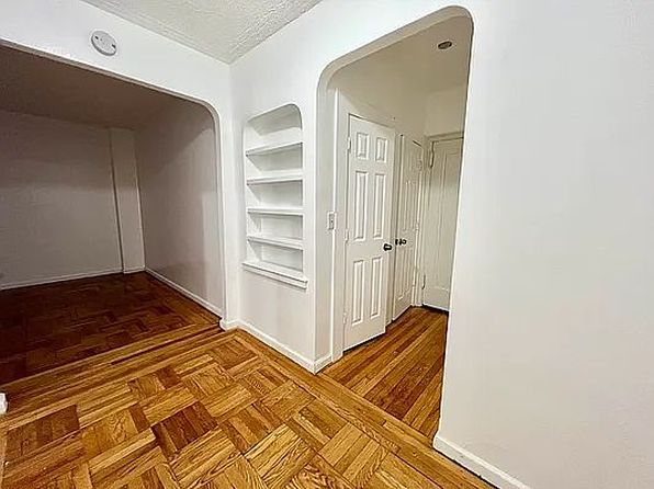 2265 University Ave APT 6G
