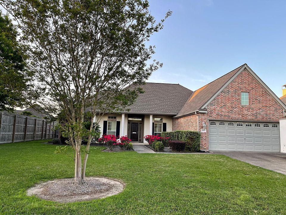 1st image of 7810 Village Dr