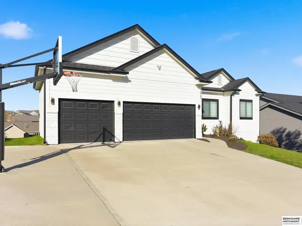 4620 N 175th St, Omaha, NE 68116