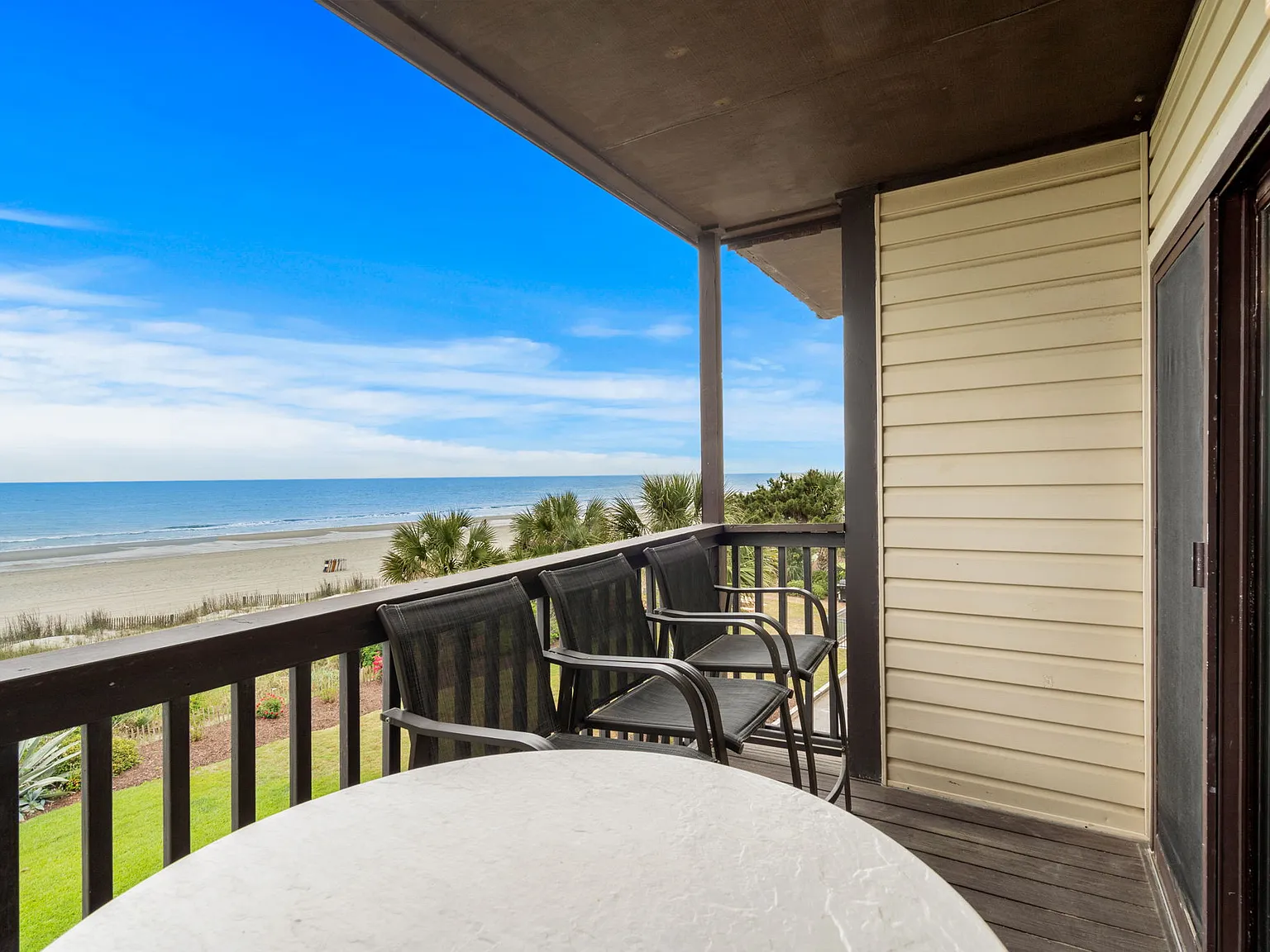 2 bed, 888 sqft, $2,400 — Photo 2
