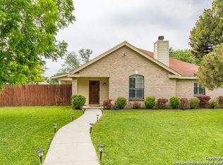 817 Sunrise Ave, Uvalde, TX 78801