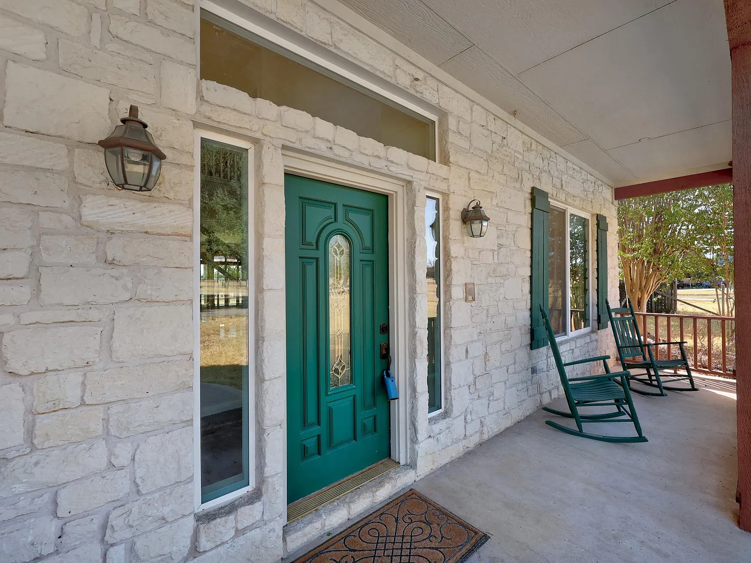 4 bed, 3.5 bath, 4302 sqft, $5,000 — Photo 4