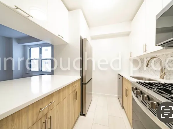 400 East 54th Street image 16 of 24