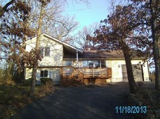 209 Rivers Dr, Lake Bluff, IL 60044