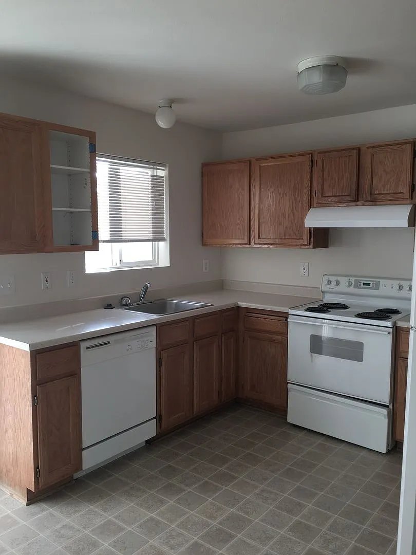 Rhea Timber Ave — Photo 2