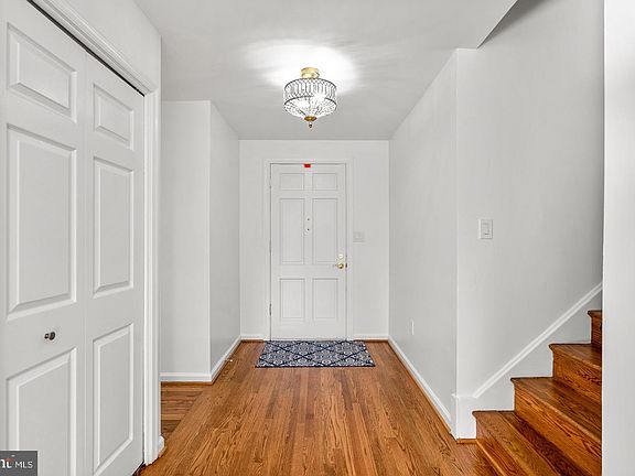 3rd image of 1613 Lemontree Ln