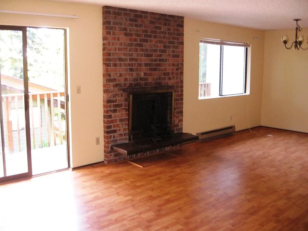 2 bed, 1.5 bath, 1200 sqft, $1,995 — Photo 4