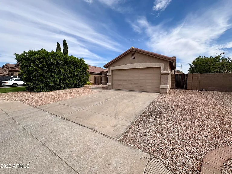 8556 W Carol Ave — Photo 2