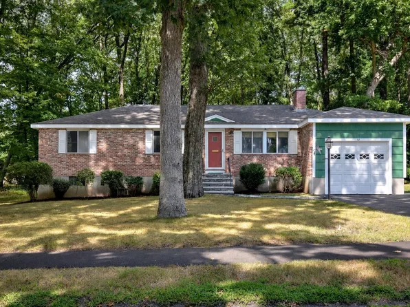 12 Claudette Cir, Framingham, MA 01701
