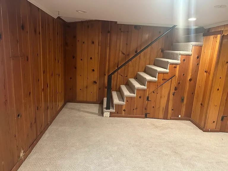Basement/optional bedroom