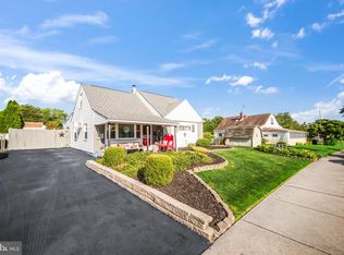 813 Tomlinson Rd, Philadelphia, PA 19116