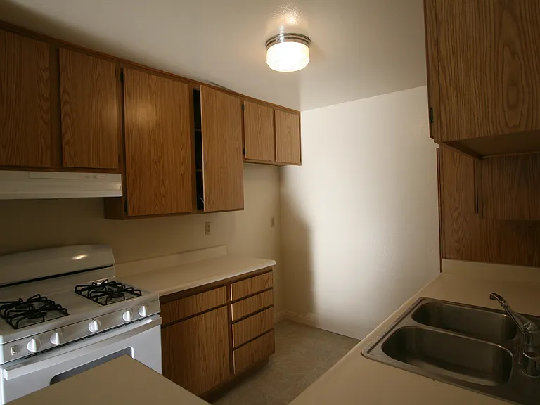 3637 Clarington Ave #112 — Photo 17