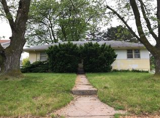 5560 N 61st St, Omaha, NE 68104