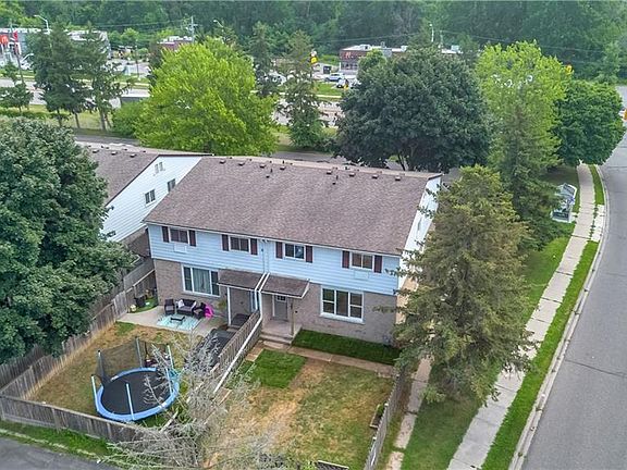 2nd image of 34 Oakhill Dr #20B