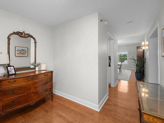 5th image of 4412 River Dr Unit 202