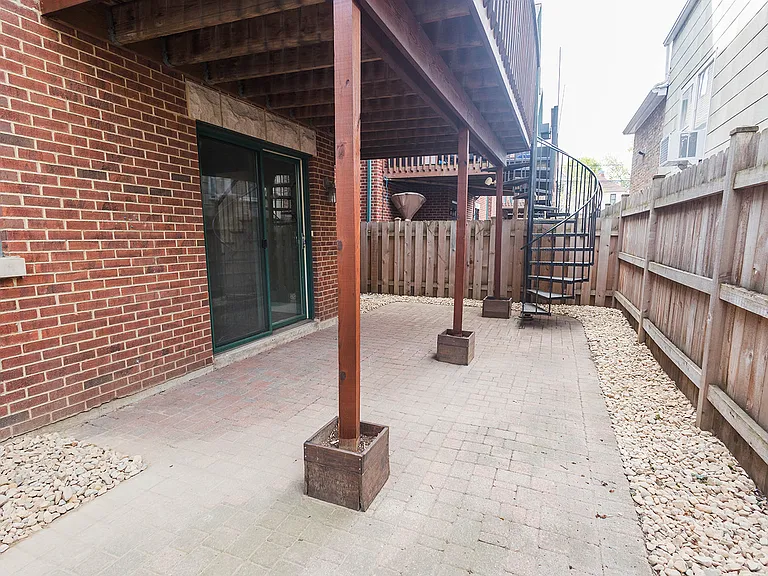 3056 N Paulina St — Photo 19