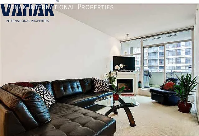 Bright 1 Bed, 1 Bath at The Pier Premium Lower Lonsdale Living! — Photo 4