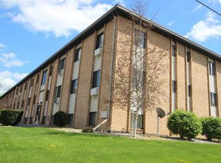 211 S Waverly Rd APT B18, Lansing, MI 48917