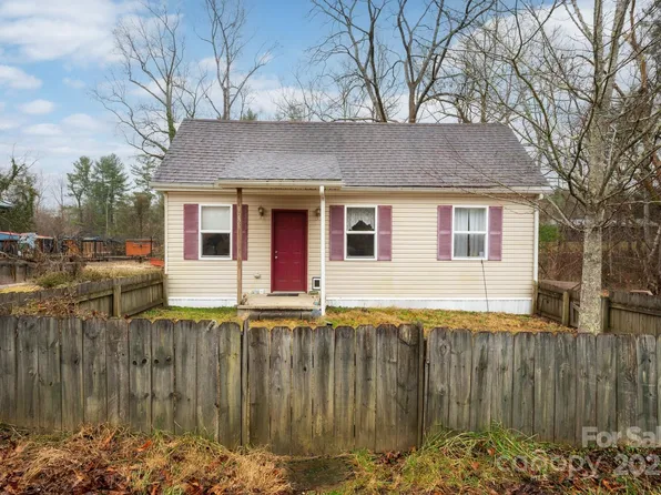 922 1st Ave W, Hendersonville, NC 28739