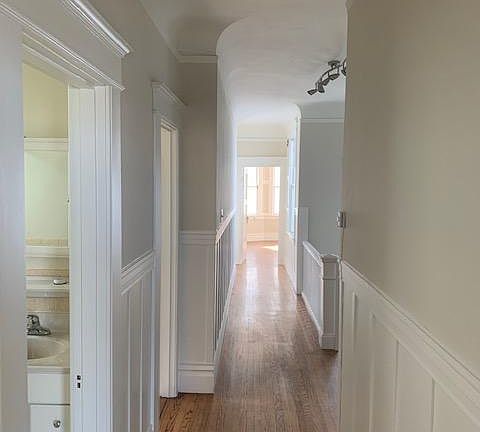 4th image of 2151 Taylor St