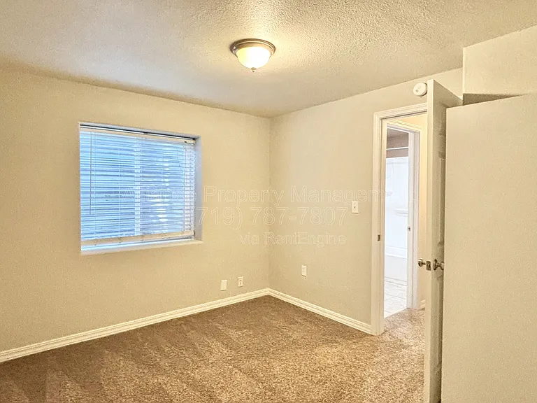 212 Oxbow Dr — Photo 23