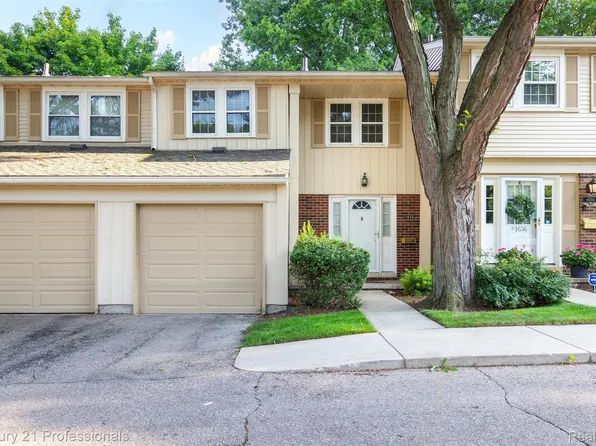 1658 Brentwood Dr, Troy, MI 48098