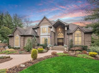 23 Horizon Dr, Wayne, NJ 07470