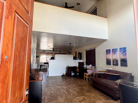 4th image of 14608 W Amelia Ave