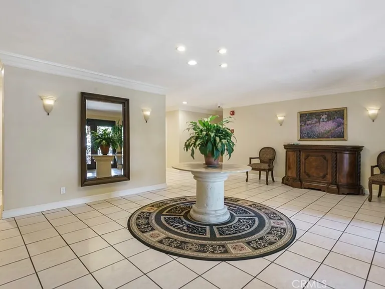 10707 Camarillo St #214 — Photo 28